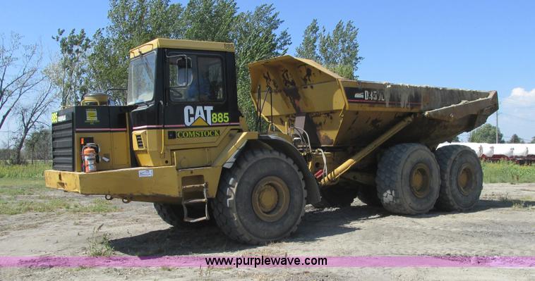 image for item A8855 1998 Caterpillar D350E haul truck