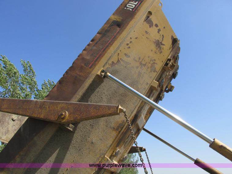 image for item A8855 1998 Caterpillar D350E haul truck