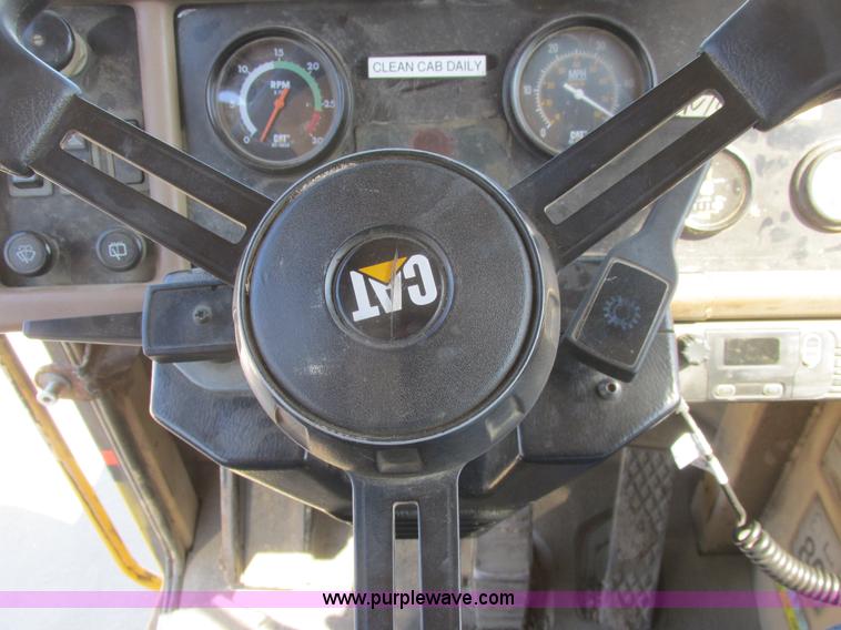 image for item A8855 1998 Caterpillar D350E haul truck