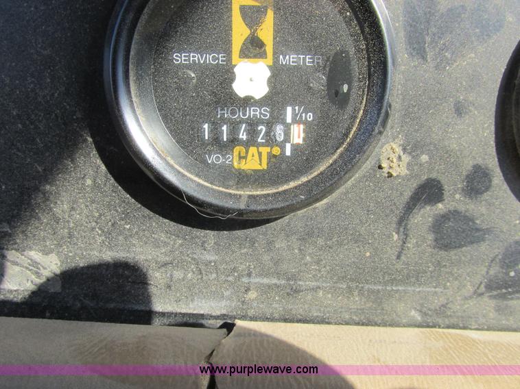 image for item A8855 1998 Caterpillar D350E haul truck