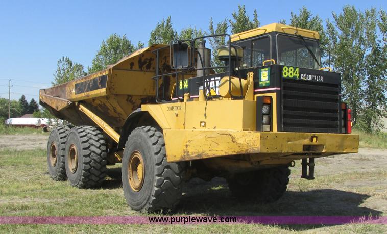 image for item A8856 1998 Caterpillar D350E haul truck