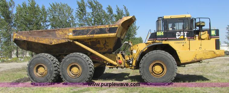 image for item A8856 1998 Caterpillar D350E haul truck