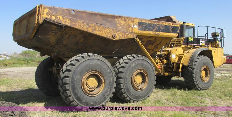 image for item A8856 1998 Caterpillar D350E haul truck