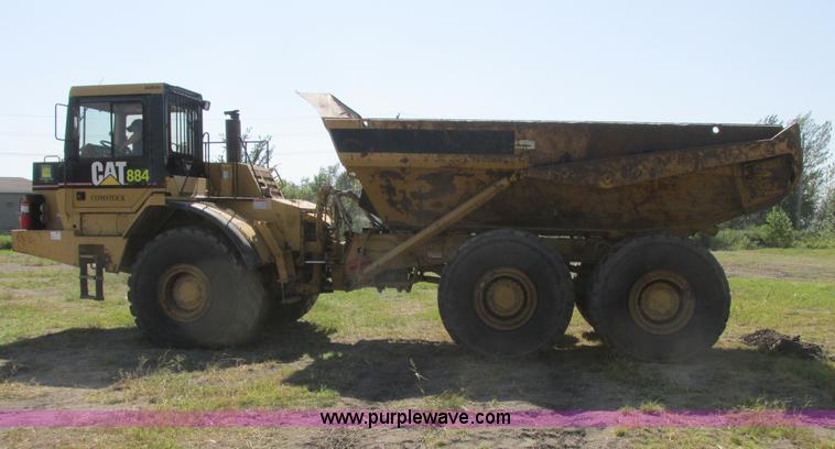 image for item A8856 1998 Caterpillar D350E haul truck
