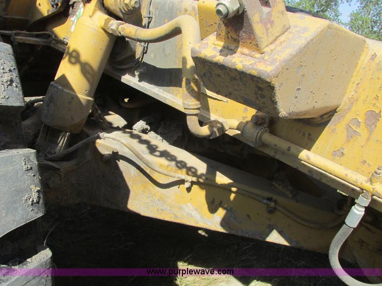 image for item A8856 1998 Caterpillar D350E haul truck