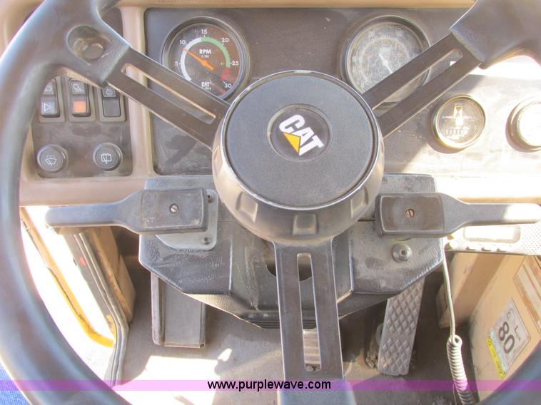 image for item A8856 1998 Caterpillar D350E haul truck