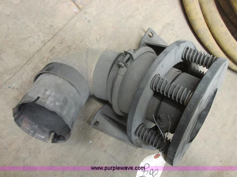 image for item A8856 1998 Caterpillar D350E haul truck