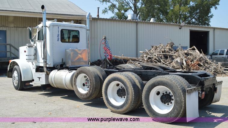 image for item AX9405 1989 Peterbilt 379 semi truck