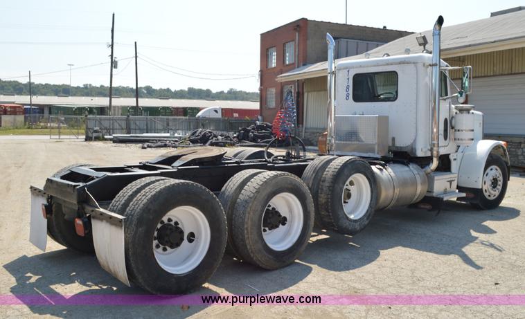 image for item AX9405 1989 Peterbilt 379 semi truck