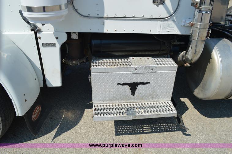 image for item AX9405 1989 Peterbilt 379 semi truck