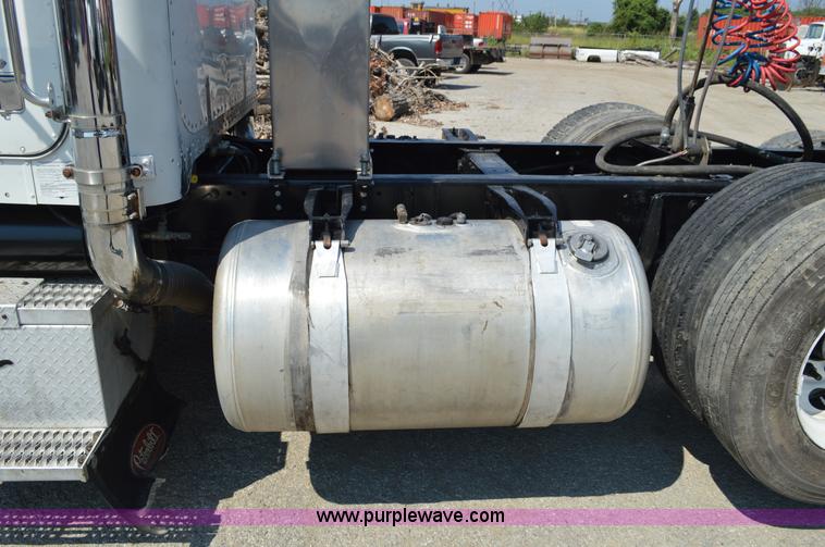 image for item AX9405 1989 Peterbilt 379 semi truck