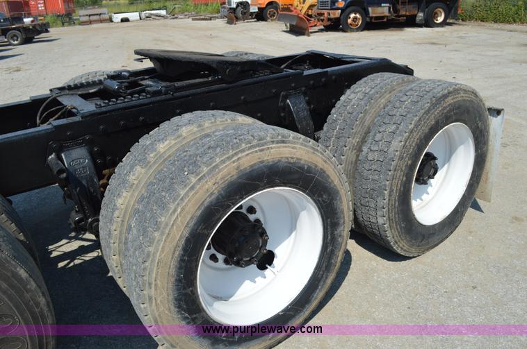 image for item AX9405 1989 Peterbilt 379 semi truck