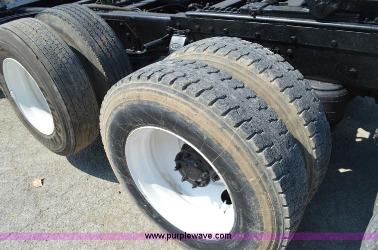 image for item AX9405 1989 Peterbilt 379 semi truck