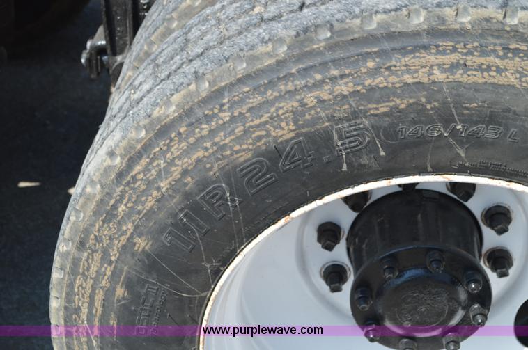 image for item AX9405 1989 Peterbilt 379 semi truck