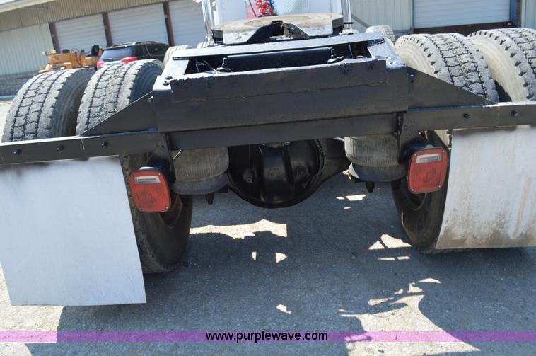 image for item AX9405 1989 Peterbilt 379 semi truck