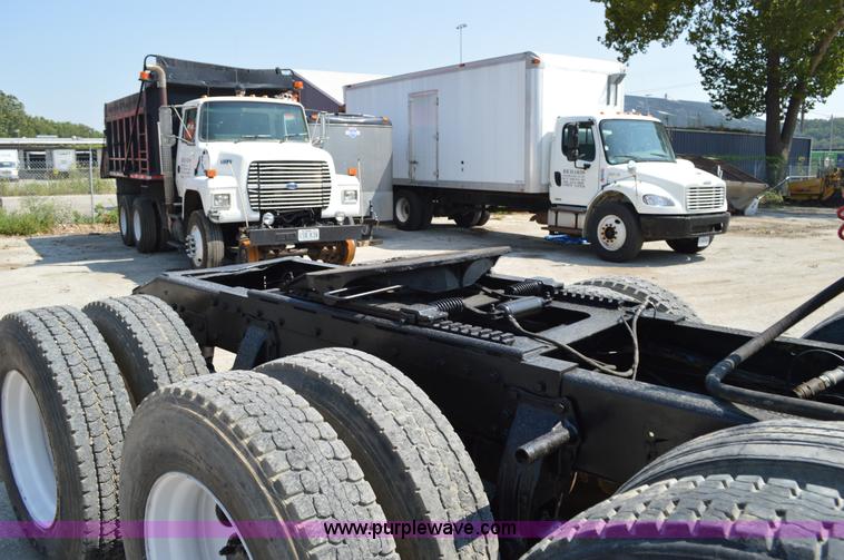 image for item AX9405 1989 Peterbilt 379 semi truck