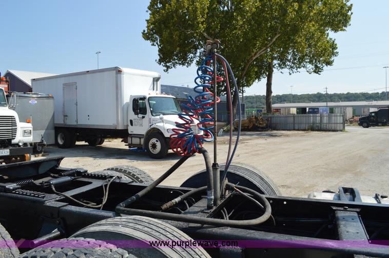 image for item AX9405 1989 Peterbilt 379 semi truck