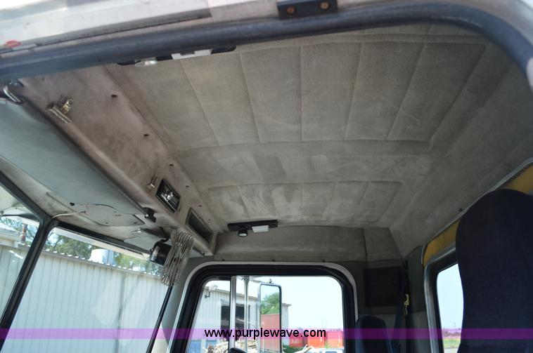 image for item AX9405 1989 Peterbilt 379 semi truck