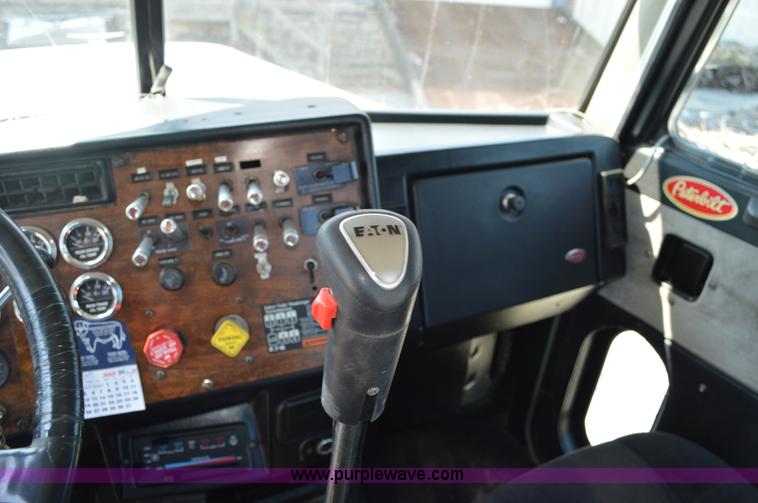 image for item AX9405 1989 Peterbilt 379 semi truck