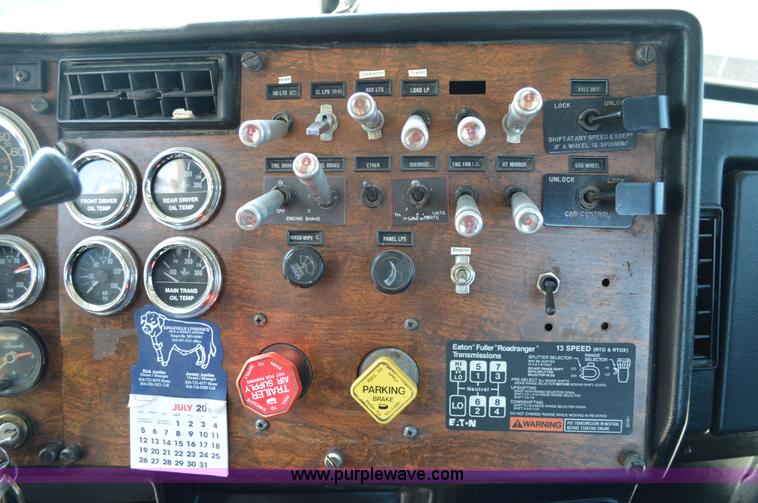 image for item AX9405 1989 Peterbilt 379 semi truck