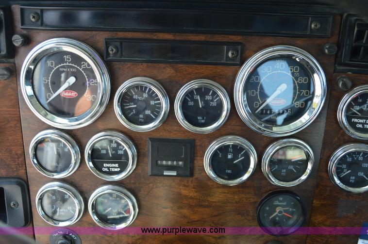 image for item AX9405 1989 Peterbilt 379 semi truck