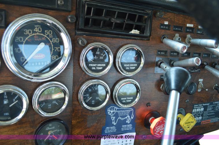 image for item AX9405 1989 Peterbilt 379 semi truck