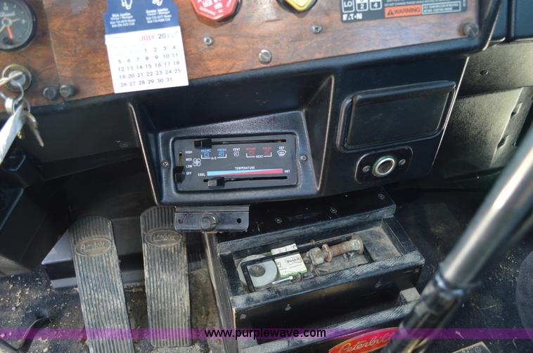 image for item AX9405 1989 Peterbilt 379 semi truck