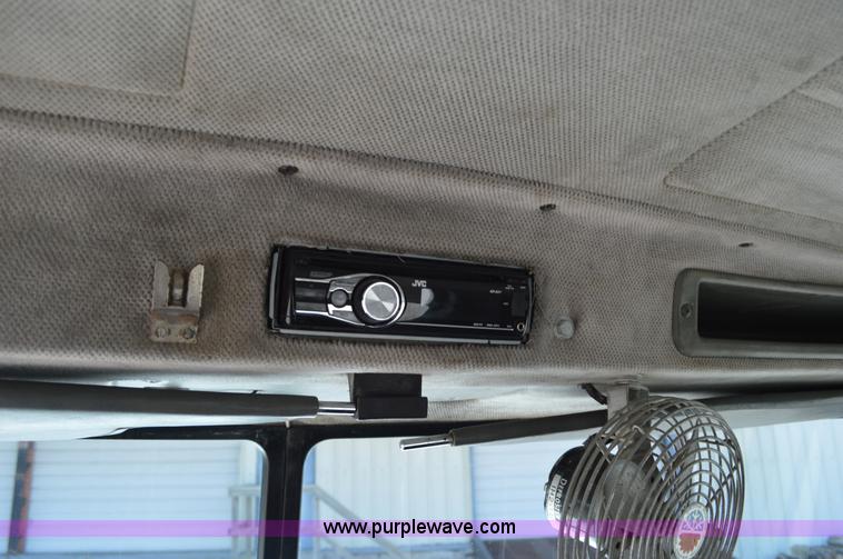 image for item AX9405 1989 Peterbilt 379 semi truck