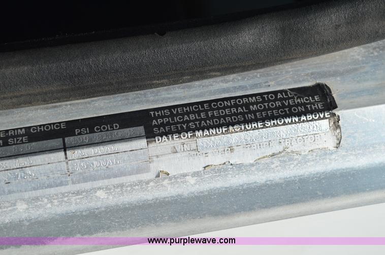 image for item AX9405 1989 Peterbilt 379 semi truck