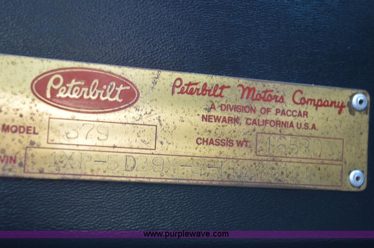 image for item AX9405 1989 Peterbilt 379 semi truck