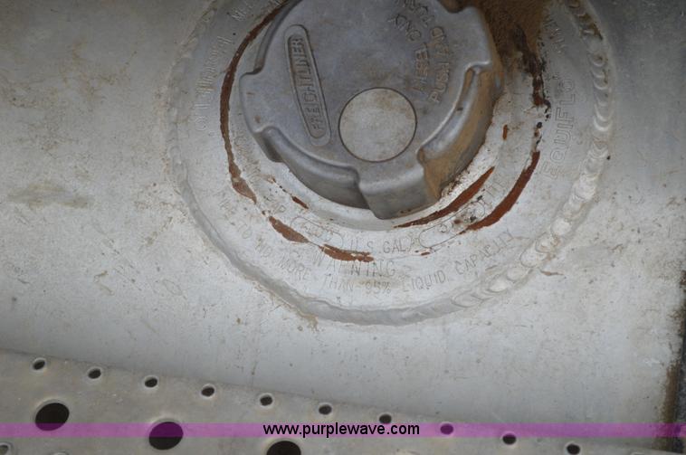 image for item AX9422 2007 Freightliner Columbia semi truck