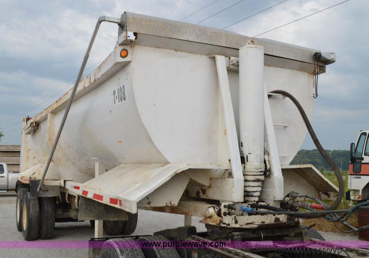 image for item AX9423 1996 Clement end dump trailer