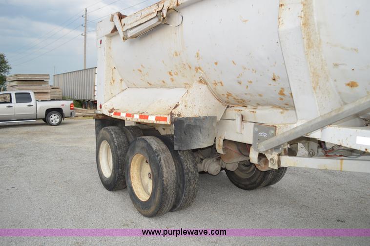 image for item AX9423 1996 Clement end dump trailer