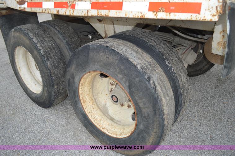 image for item AX9423 1996 Clement end dump trailer