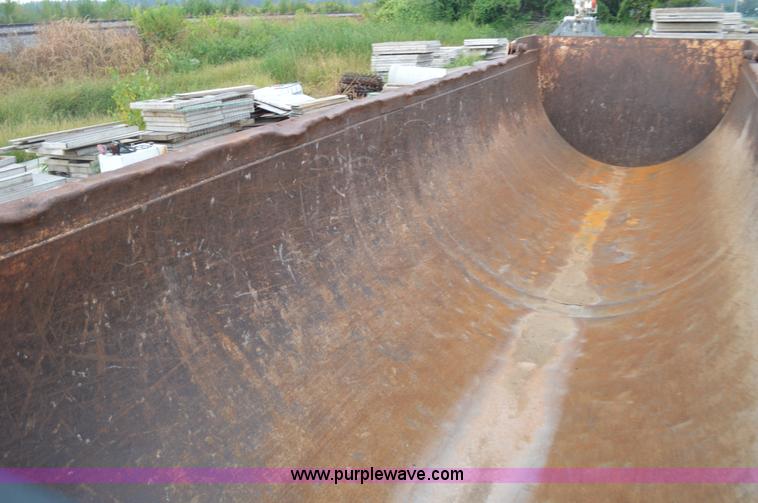 image for item AX9423 1996 Clement end dump trailer