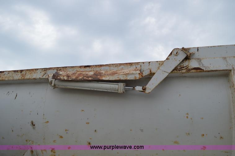 image for item AX9423 1996 Clement end dump trailer