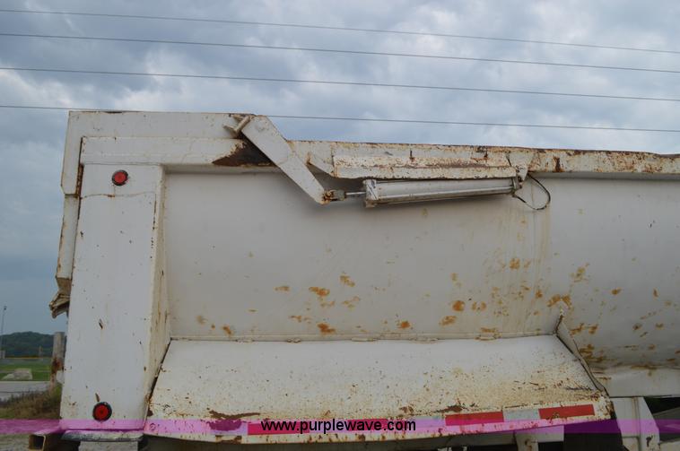 image for item AX9423 1996 Clement end dump trailer