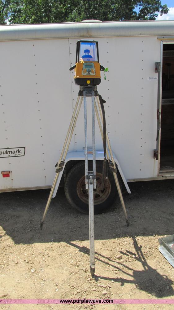 image for item AY9817 Somero Coppperhead XD walk-behind laser screed