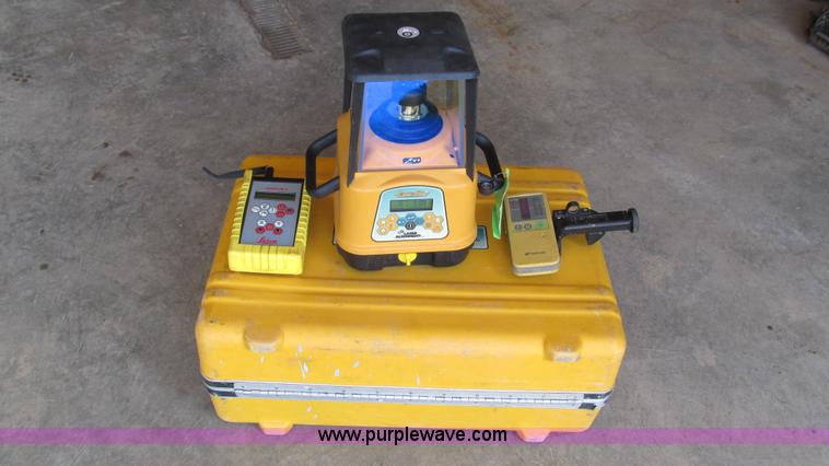 image for item AY9817 Somero Coppperhead XD walk-behind laser screed