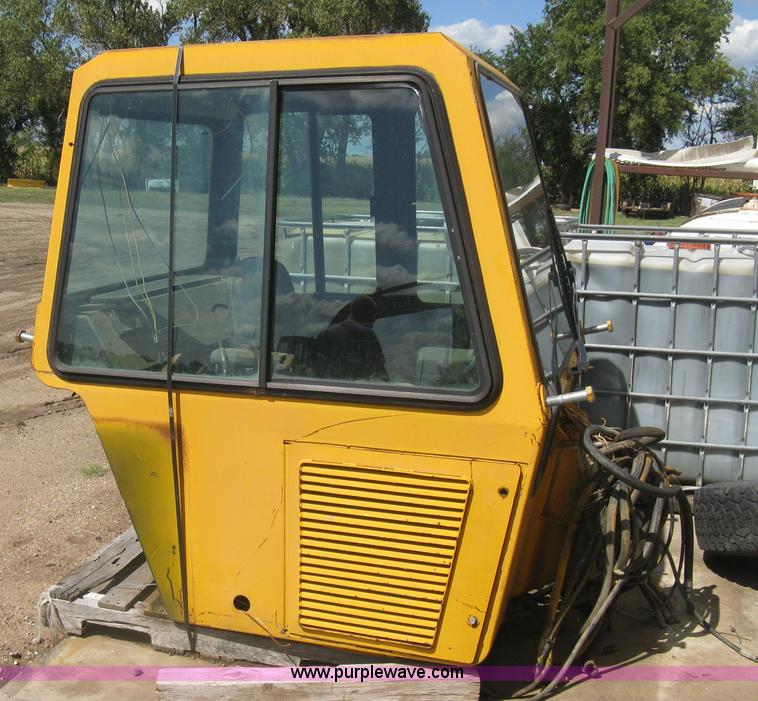 image for item BR9500 John Deere 750 dozer enclosed cab