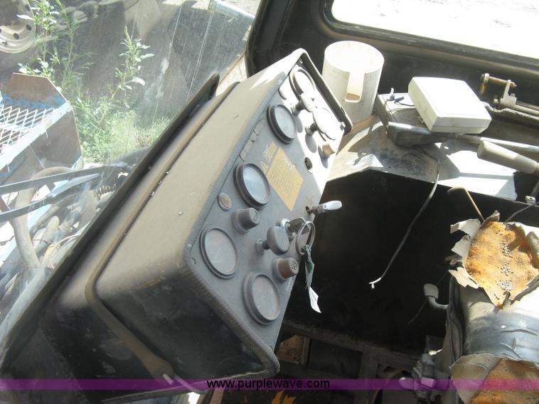 image for item BR9500 John Deere 750 dozer enclosed cab