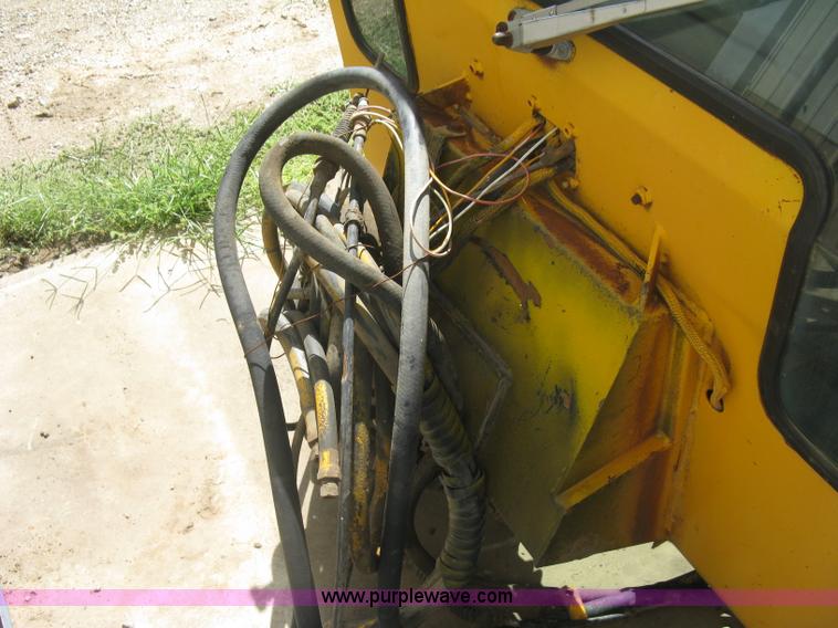 image for item BR9500 John Deere 750 dozer enclosed cab