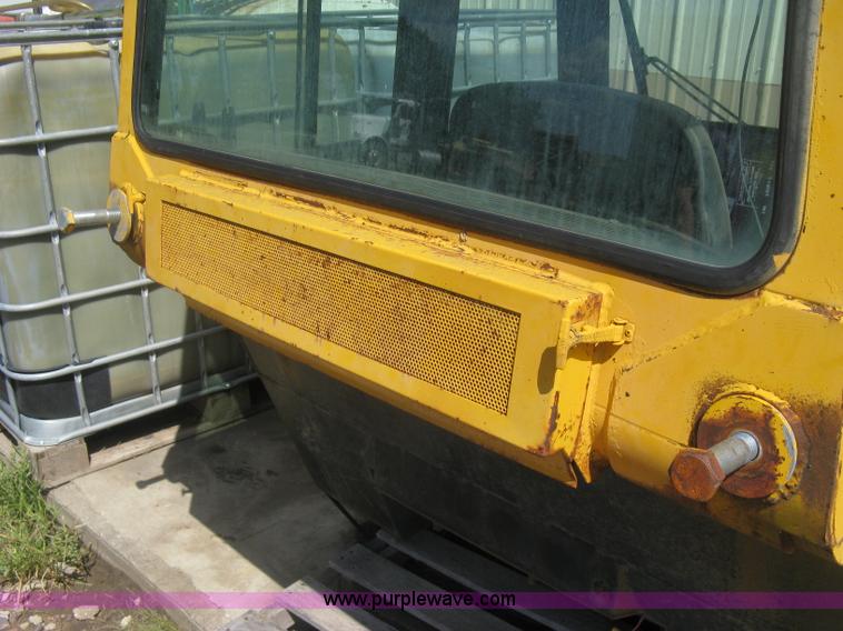 image for item BR9500 John Deere 750 dozer enclosed cab