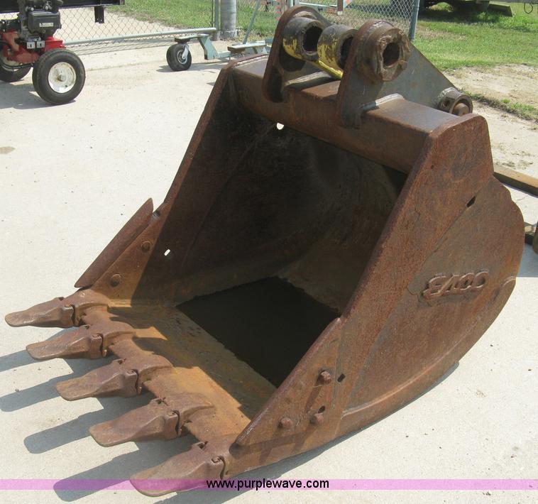 Esco excavator bucket in Wichita, KS Item BR9568 sold Purple Wave