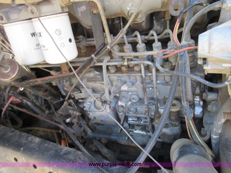 image for item D2434 1989 Ford LN8000 refuse truck