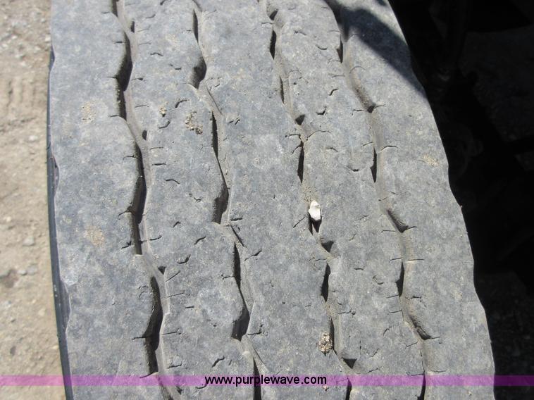 image for item D2434 1989 Ford LN8000 refuse truck