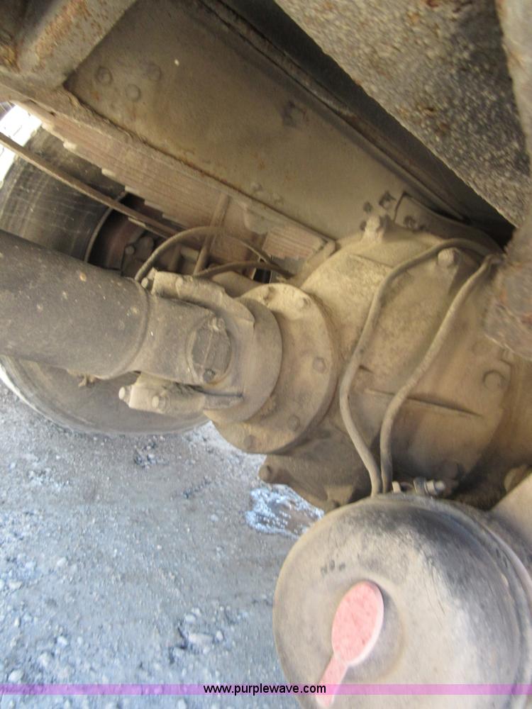 image for item D2434 1989 Ford LN8000 refuse truck