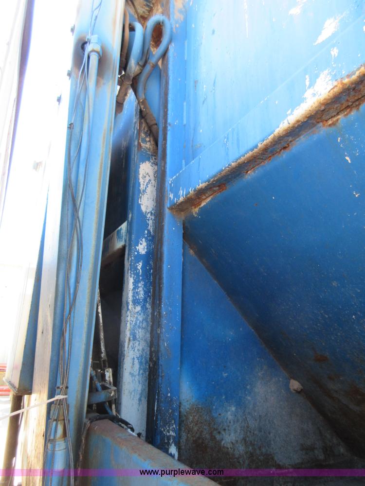 image for item D2434 1989 Ford LN8000 refuse truck