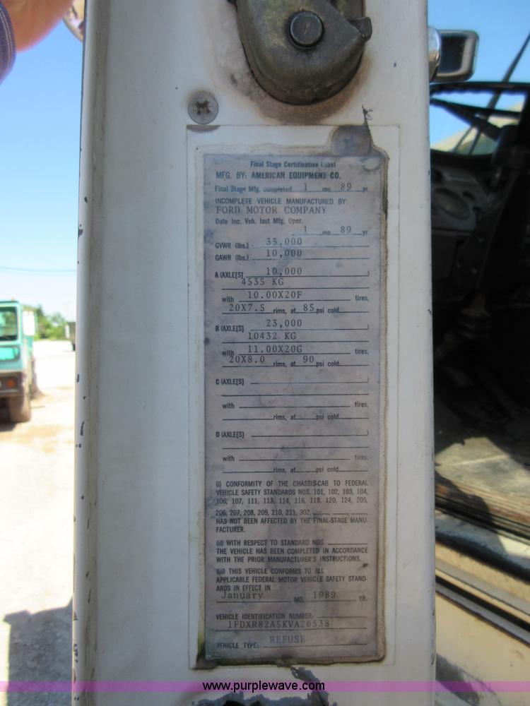 image for item D2434 1989 Ford LN8000 refuse truck