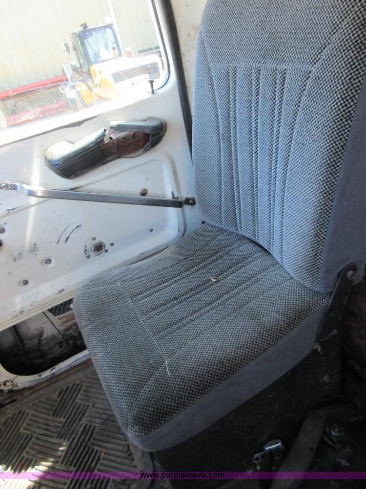 image for item D2434 1989 Ford LN8000 refuse truck